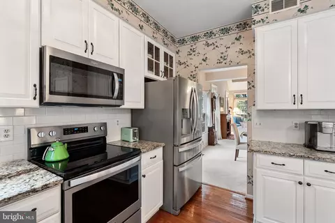 Kitchen - 43941 Reliance Ct, Ashburn, VA 20147 photo 7 of 8