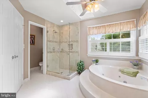 Bath - 43941 Reliance Ct, Ashburn, VA 20147 photo 4 of 7