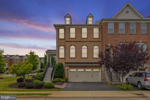 301 Dublin Sq, Purcellville, VA 20132