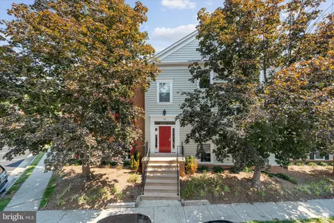 115 Prosperity Ave SE #B, Leesburg, VA 20175