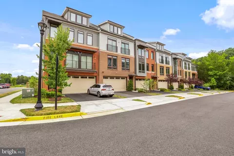 1802 Yellow Garnet Ter SE, Leesburg, VA 20175