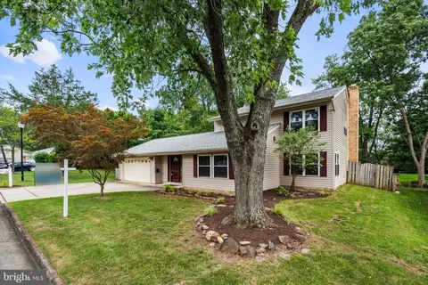 226 W Meadowland Ln W, Sterling, VA 20164