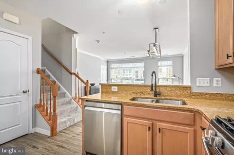 Kitchen - 42599 Cardinal Trace Ter, Brambleton, VA 20148 photo 3 of 3