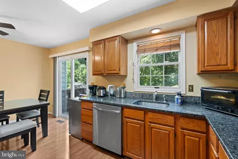 Kitchen - 44006 Aberdeen Ter, Ashburn, VA 20147 photo 3 of 3