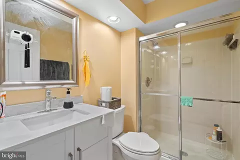 Bath - 44006 Aberdeen Ter, Ashburn, VA 20147 photo 4 of 4
