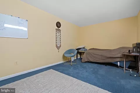 Bedroom - 44006 Aberdeen Ter, Ashburn, VA 20147 photo 7 of 10