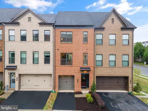 42388 Zenith Ter, Brambleton, VA 20148