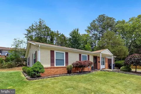 803 S Ironwood Ct, Sterling, VA 20164