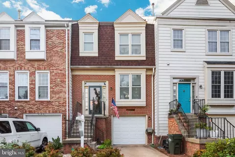 21849 Bramble Ct, Sterling, VA 20164