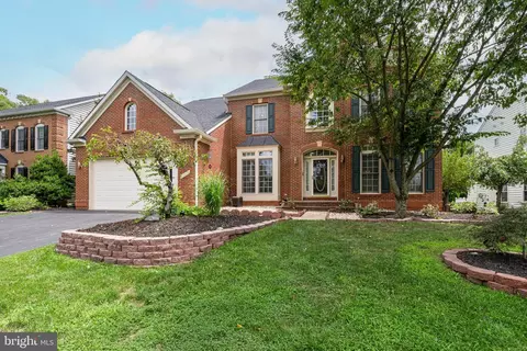 43695 Gallitzin Ln, Chantilly, VA 20152