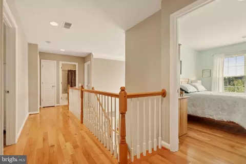 Entry Way - 43926 Middlesex Dr, Chantilly, VA 20152 photo 14 of 15