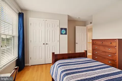 Bedroom - 43926 Middlesex Dr, Chantilly, VA 20152 photo 11 of 14