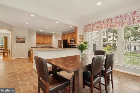 Dining - 43926 Middlesex Dr, Chantilly, VA 20152 photo 4 of 6
