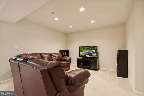 Other - 43926 Middlesex Dr, Chantilly, VA 20152 photo 16 of 21