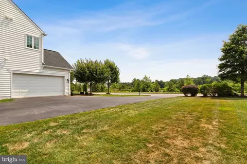 Other - 43926 Middlesex Dr, Chantilly, VA 20152 photo 1 of 21