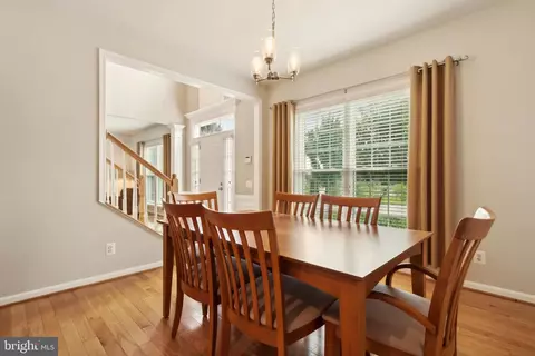 Dining - 43926 Middlesex Dr, Chantilly, VA 20152 photo 2 of 6