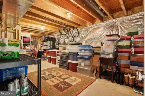 Entry Way - 43926 Middlesex Dr, Chantilly, VA 20152 photo 15 of 15
