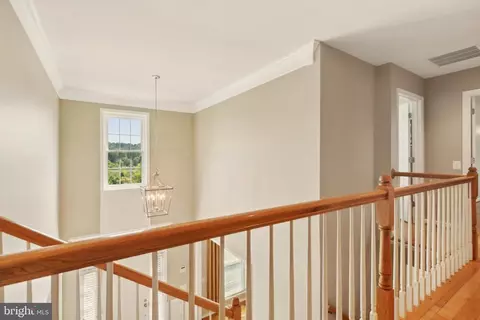 Entry Way - 43926 Middlesex Dr, Chantilly, VA 20152 photo 12 of 15