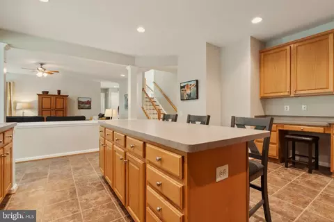 Entry Way - 43926 Middlesex Dr, Chantilly, VA 20152 photo 6 of 15