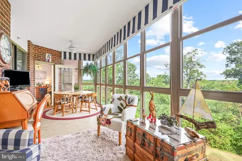 19360 Magnolia Grove Sq #204, Leesburg, VA 20176