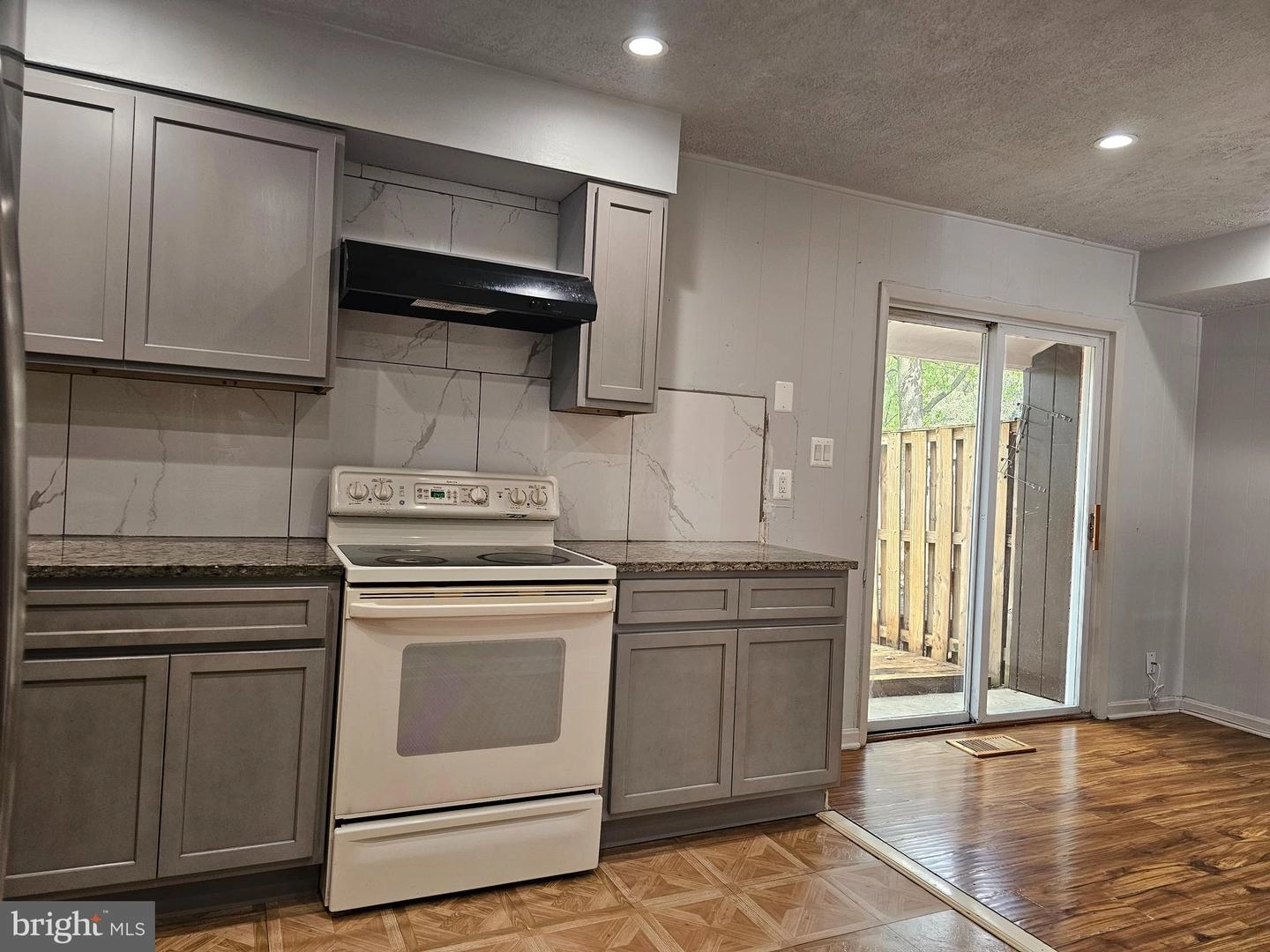 108 E Cornell Dr, Sterling, VA 20164 photo 4