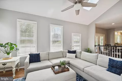20761 Dewberry Ct, Ashburn, VA 20147 photo 10