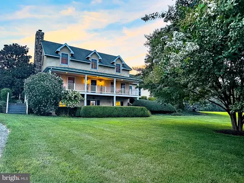 15713 Trapshire Ct, Waterford, VA 20197