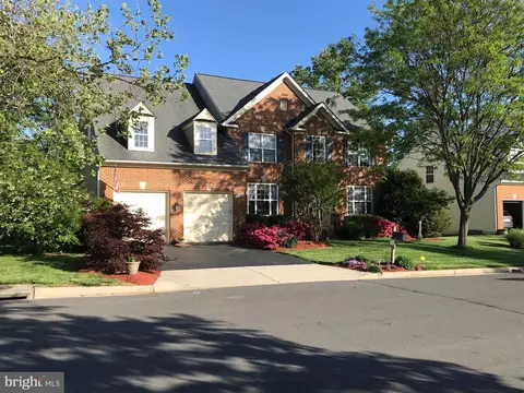 25784 Spectacular Run Pl, Chantilly, VA 20152