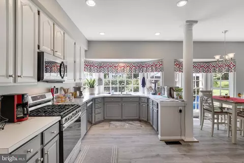 Kitchen - 43949 Reliance Ct, Ashburn, VA 20147 photo 1 of 5
