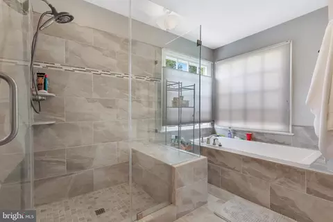 Bath - 43949 Reliance Ct, Ashburn, VA 20147 photo 4 of 10