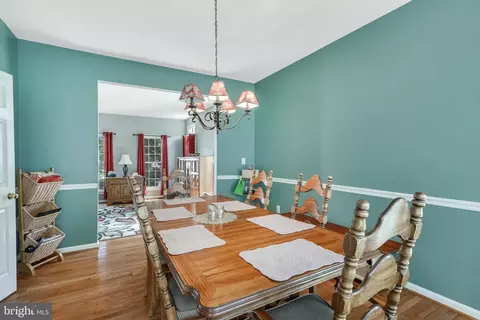 Dining - 43949 Reliance Ct, Ashburn, VA 20147 photo 3 of 5