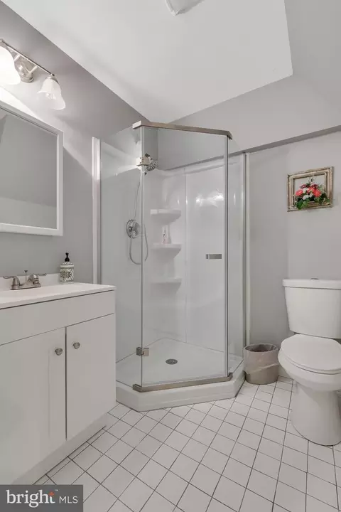 Bath - 43949 Reliance Ct, Ashburn, VA 20147 photo 10 of 10