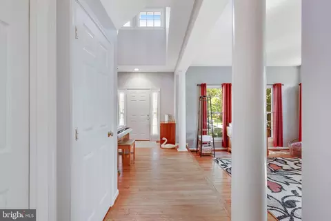 Entry Way - 43949 Reliance Ct, Ashburn, VA 20147 photo 5 of 10
