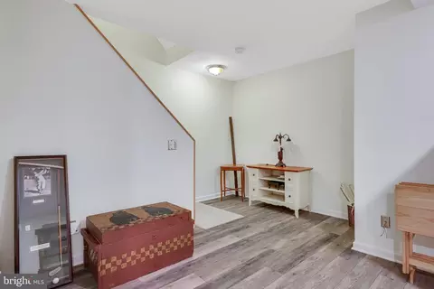 Entry Way - 43949 Reliance Ct, Ashburn, VA 20147 photo 9 of 10