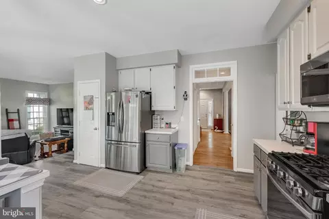 Entry Way - 43949 Reliance Ct, Ashburn, VA 20147 photo 8 of 10