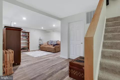 Entry Way - 43949 Reliance Ct, Ashburn, VA 20147 photo 10 of 10