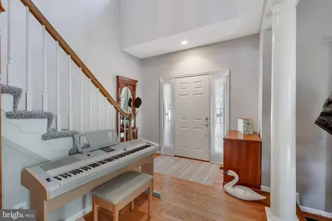 Entry Way - 43949 Reliance Ct, Ashburn, VA 20147 photo 3 of 10