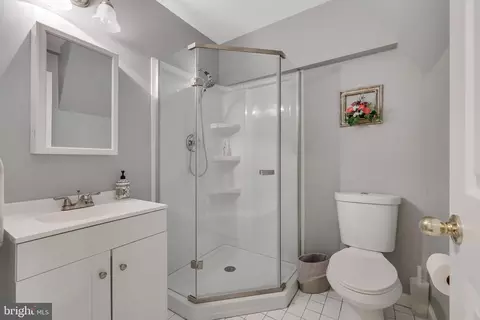 Bath - 43949 Reliance Ct, Ashburn, VA 20147 photo 9 of 10