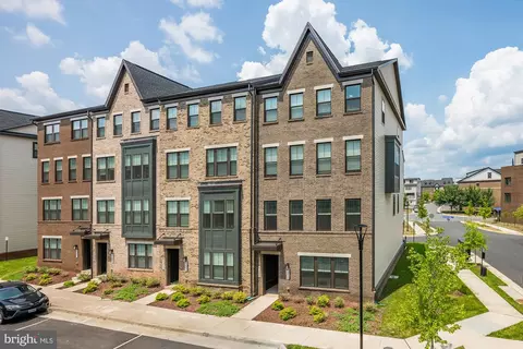 43450 Stonewood Crossing Ter, Ashburn, VA 20148