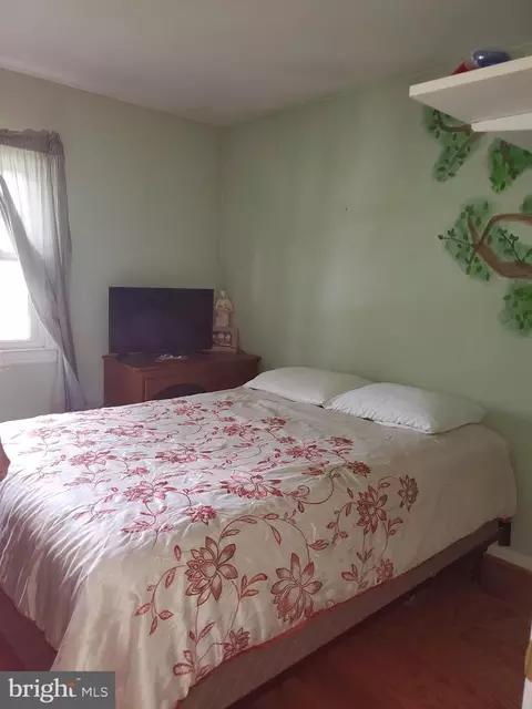 Bedroom - 302 W Juniper Ave, Sterling, VA 20164 photo 1 of 5