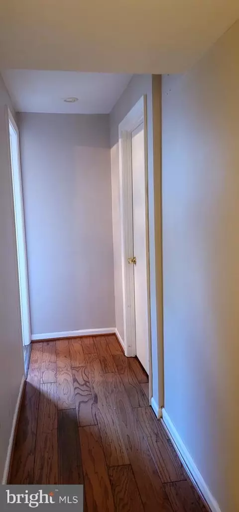Entry Way - 302 W Juniper Ave, Sterling, VA 20164 photo 7 of 9