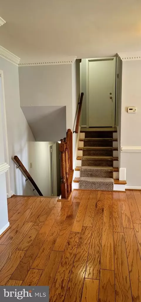 Entry Way - 302 W Juniper Ave, Sterling, VA 20164 photo 8 of 9