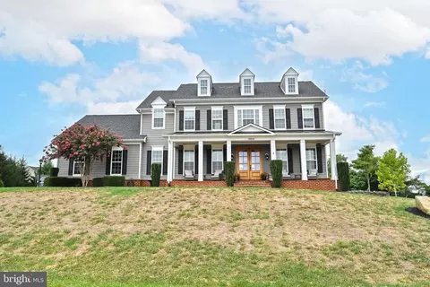 18221 Wild Raspberry Dr, Purcellville, VA 20132
