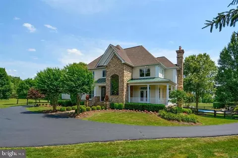 16820 Twin Maple Ln, Leesburg, VA 20176