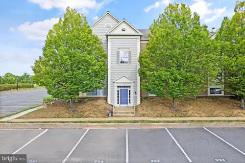 1125 Huntmaster Ter NE #101, Leesburg, VA 20176