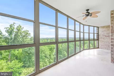 19350 Magnolia Grove Sq #411, Leesburg, VA 20176