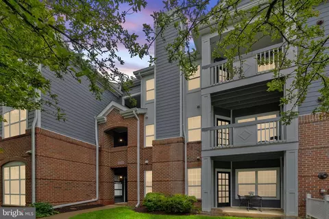 20273 Beechwood Ter #203, Ashburn, VA 20147
