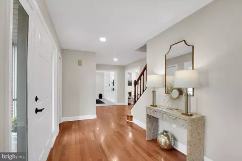 12 Summer Breeze Ct, Sterling, VA 20165 photo 3