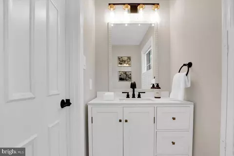 12 Summer Breeze Ct, Sterling, VA 20165 photo 28