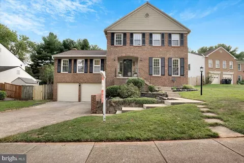 12 Summer Breeze Ct, Sterling, VA 20165